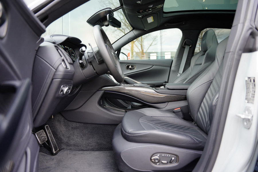 Aston Martin Dbx 4.0 V8 707 / Carbon / Elek. Trekhaak