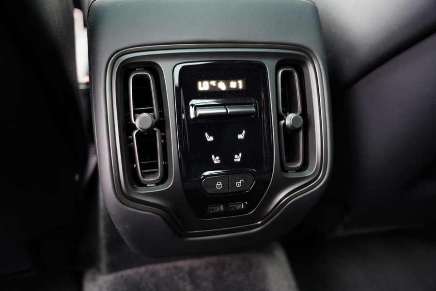 Aston Martin Dbx 4.0 V8 707 / Carbon / Elek. Trekhaak