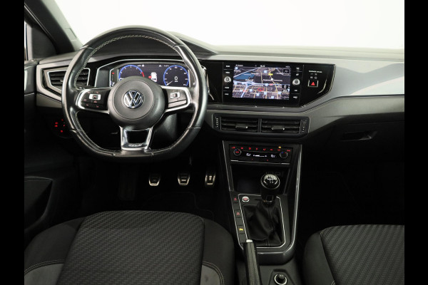Volkswagen Polo 1.0 TSI Highline 95PK | Panoramadak | Parkeersensoren | R-Line | Digitaal dashboard | Led | Camera