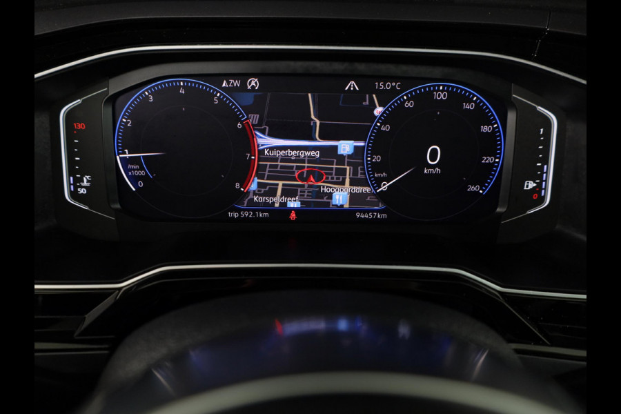 Volkswagen Polo 1.0 TSI Highline 95PK | Panoramadak | Parkeersensoren | R-Line | Digitaal dashboard | Led | Camera