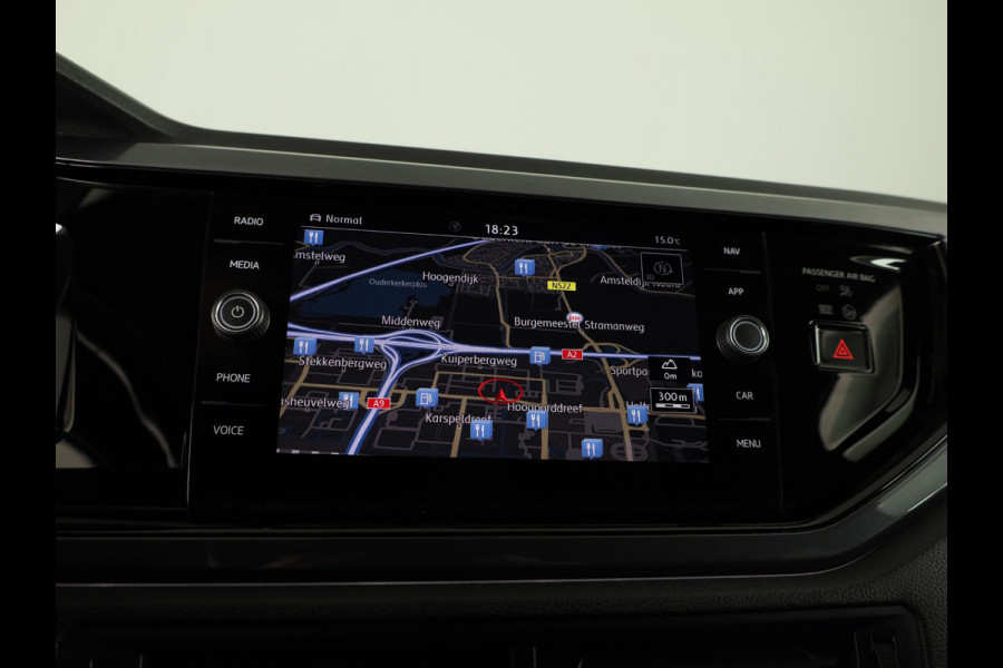 Volkswagen Polo 1.0 TSI Highline 95PK | Panoramadak | Parkeersensoren | R-Line | Digitaal dashboard | Led | Camera