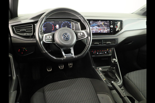 Volkswagen Polo 1.0 TSI Highline 95PK | Panoramadak | Parkeersensoren | R-Line | Digitaal dashboard | Led | Camera