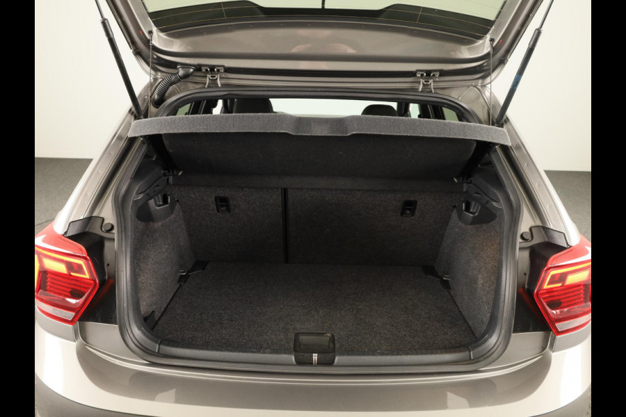 Volkswagen Polo 1.0 TSI Highline 95PK | Panoramadak | Parkeersensoren | R-Line | Digitaal dashboard | Led | Camera