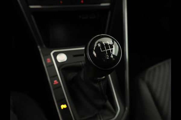 Volkswagen Polo 1.0 TSI Highline 95PK | Panoramadak | Parkeersensoren | R-Line | Digitaal dashboard | Led | Camera