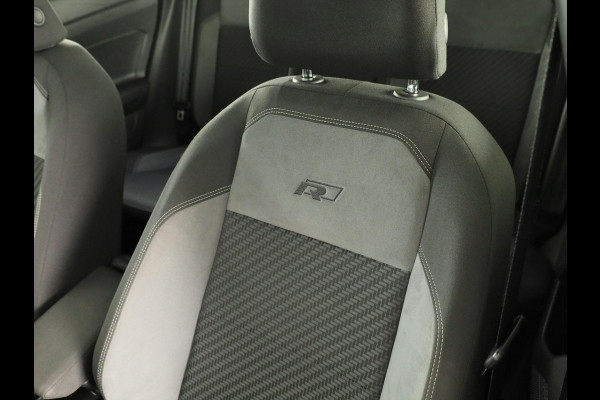 Volkswagen Polo 1.0 TSI Highline 95PK | Panoramadak | Parkeersensoren | R-Line | Digitaal dashboard | Led | Camera