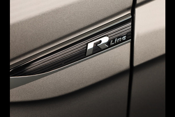 Volkswagen Polo 1.0 TSI Highline 95PK | Panoramadak | Parkeersensoren | R-Line | Digitaal dashboard | Led | Camera