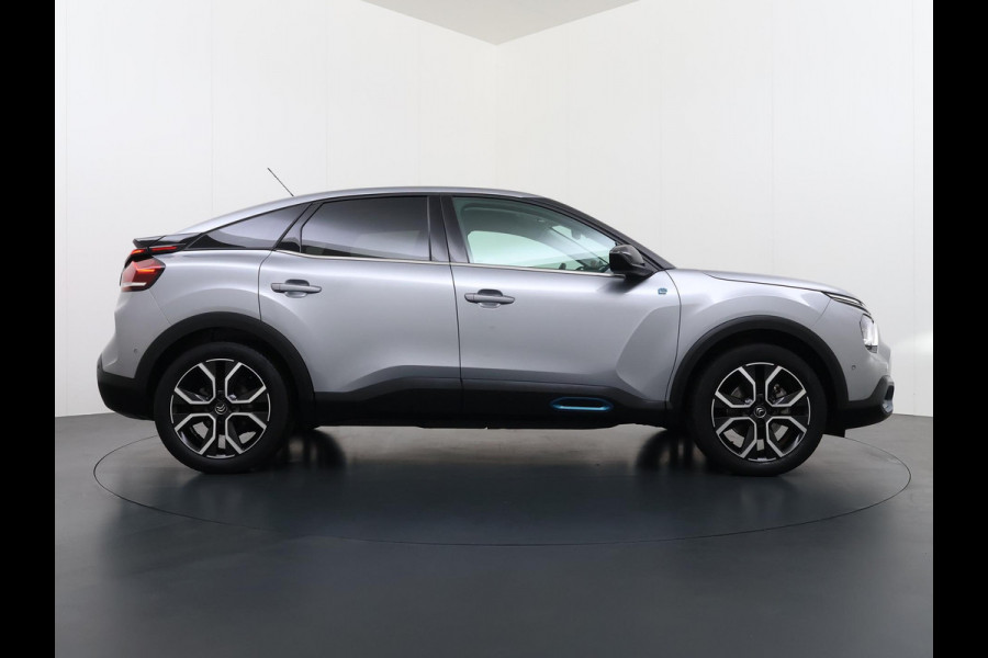 Citroën Ë-C4 Shine 50 kWh SOH 98% 3-FASE LADER | stuur + stoel verwarming | trekhaak | head-up display | Camera | keyles start & go | dodehoek | Rijklaar geleverd met 12 maanden BOVAG-garantie