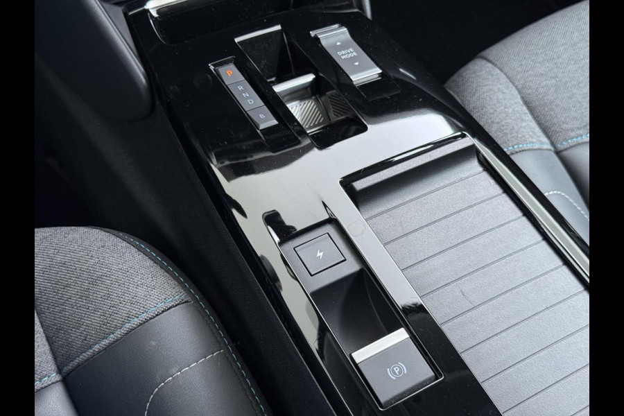 Citroën Ë-C4 Shine 50 kWh SOH 98% 3-FASE LADER | stuur + stoel verwarming | trekhaak | head-up display | Camera | keyles start & go | dodehoek | Rijklaar geleverd met 12 maanden BOVAG-garantie