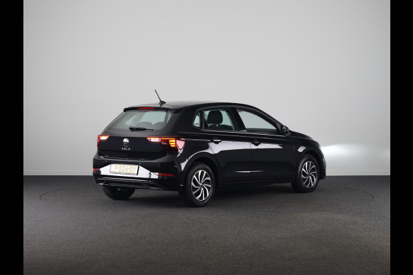 Volkswagen Polo 1.0 TSI Life 95 PK | Navigatie via app | Parkeersensoren | Digitaal dashboard