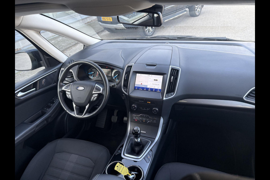 Ford Galaxy 1.5 Titanium Stoelverwarming | Stuurverwarming | Achteruitrijcamera | Trekhaak |