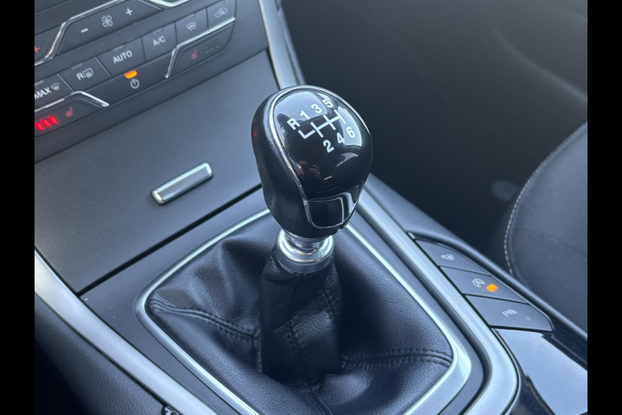 Ford Galaxy 1.5 Titanium Stoelverwarming | Stuurverwarming | Achteruitrijcamera | Trekhaak |