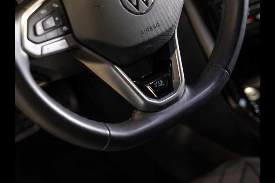 Volkswagen T-Roc 1.5 TSI R-Line Edition / 150pk / Stoel en stuur verwarming / Achteruitrij camera / Keyless /