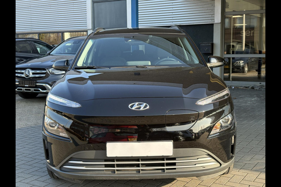 Hyundai KONA ELECTRIC Comfort 64 kWh | Stoelverwarming | Camera |  Audio-navigatiesysteem | Automatische airconditioning