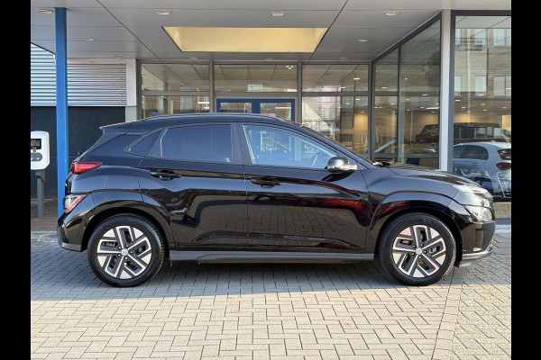 Hyundai KONA ELECTRIC Comfort 64 kWh | Stoelverwarming | Camera |  Audio-navigatiesysteem | Automatische airconditioning