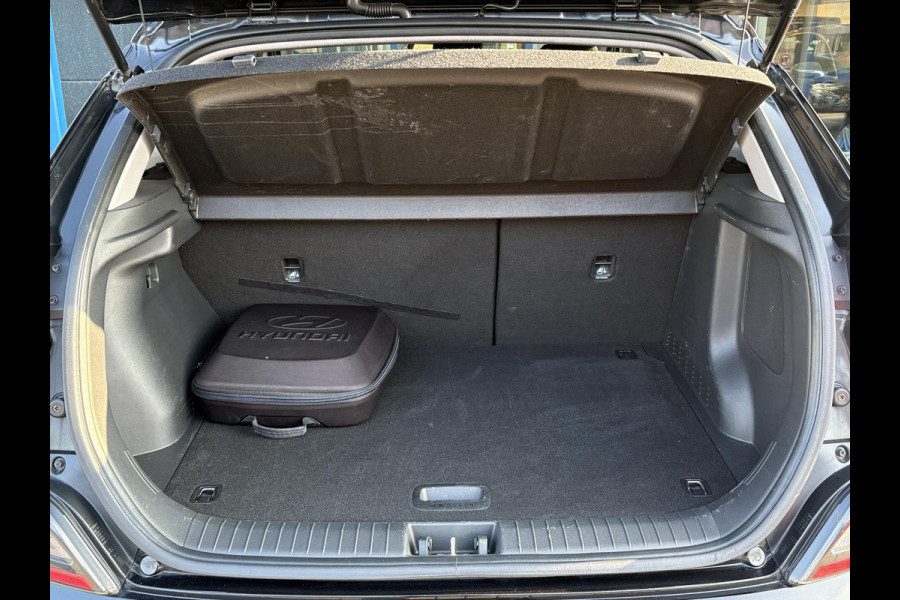 Hyundai KONA ELECTRIC Comfort 64 kWh | Stoelverwarming | Camera |  Audio-navigatiesysteem | Automatische airconditioning