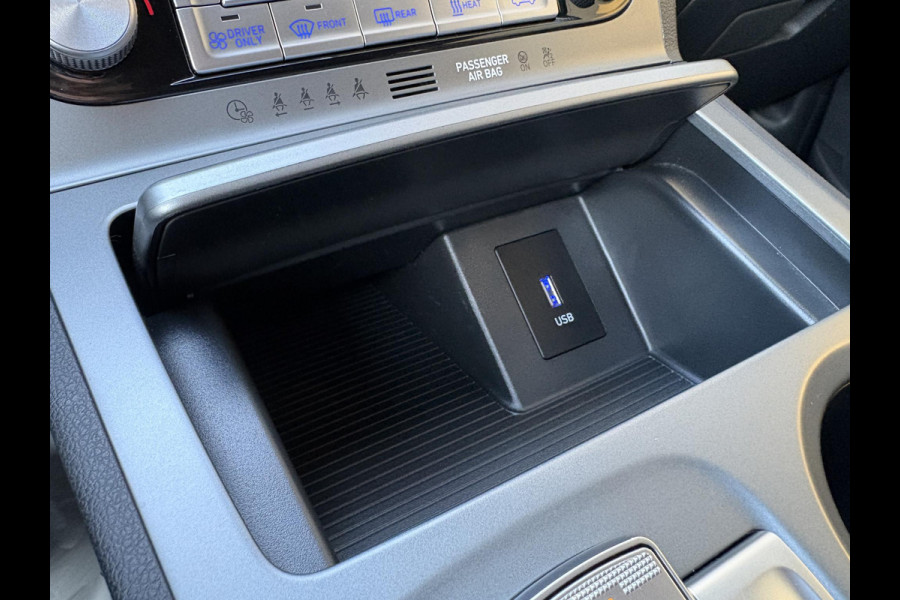 Hyundai KONA ELECTRIC Comfort 64 kWh | Stoelverwarming | Camera |  Audio-navigatiesysteem | Automatische airconditioning