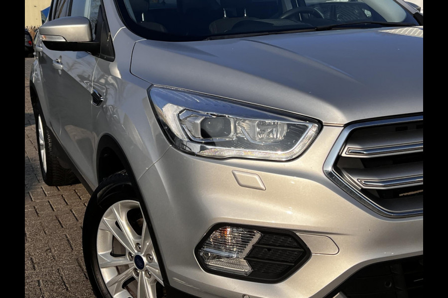 Ford Kuga 1.5 EcoBoost Titanium | 150 pk | Verwarmde voorstoelen | Trekhaak uitklapbaar | Sony audio installatie |