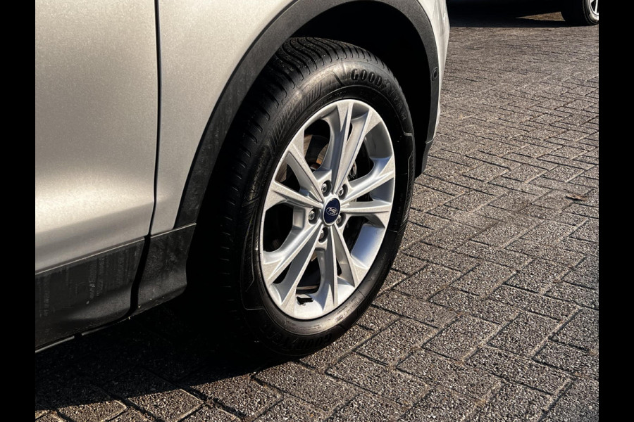 Ford Kuga 1.5 EcoBoost Titanium | 150 pk | Verwarmde voorstoelen | Trekhaak uitklapbaar | Sony audio installatie |