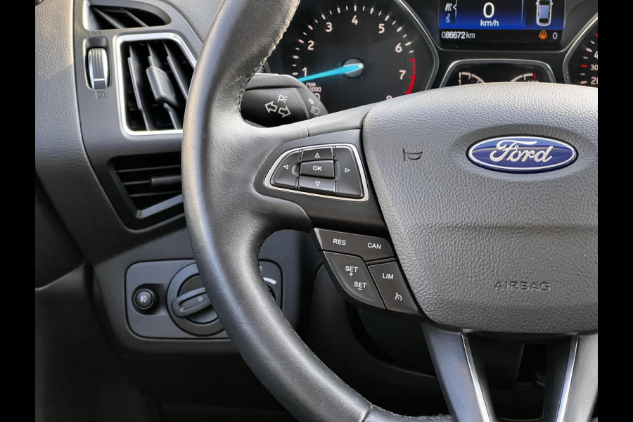 Ford Kuga 1.5 EcoBoost Titanium | 150 pk | Verwarmde voorstoelen | Trekhaak uitklapbaar | Sony audio installatie |