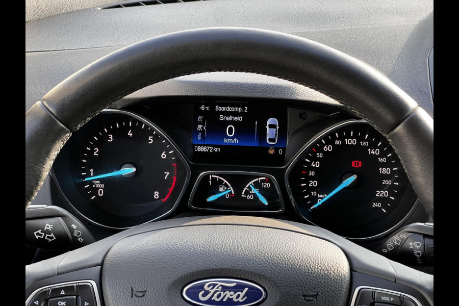 Ford Kuga 1.5 EcoBoost Titanium | 150 pk | Verwarmde voorstoelen | Trekhaak uitklapbaar | Sony audio installatie |