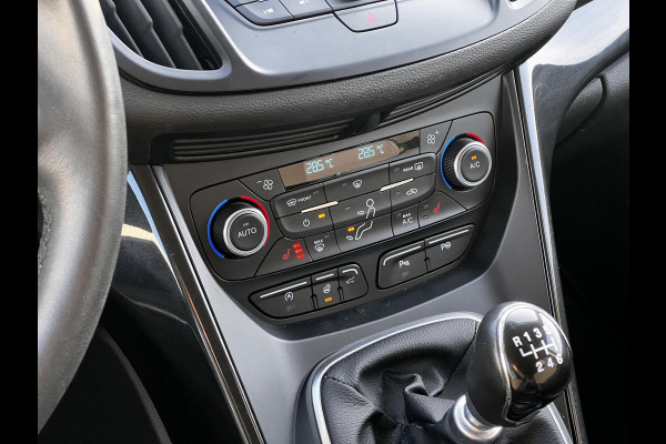 Ford Kuga 1.5 EcoBoost Titanium | 150 pk | Verwarmde voorstoelen | Trekhaak uitklapbaar | Sony audio installatie |