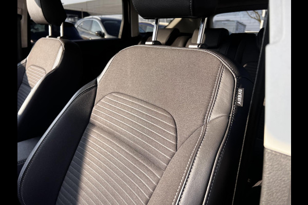 Ford Kuga 1.5 EcoBoost Titanium | 150 pk | Verwarmde voorstoelen | Trekhaak uitklapbaar | Sony audio installatie |