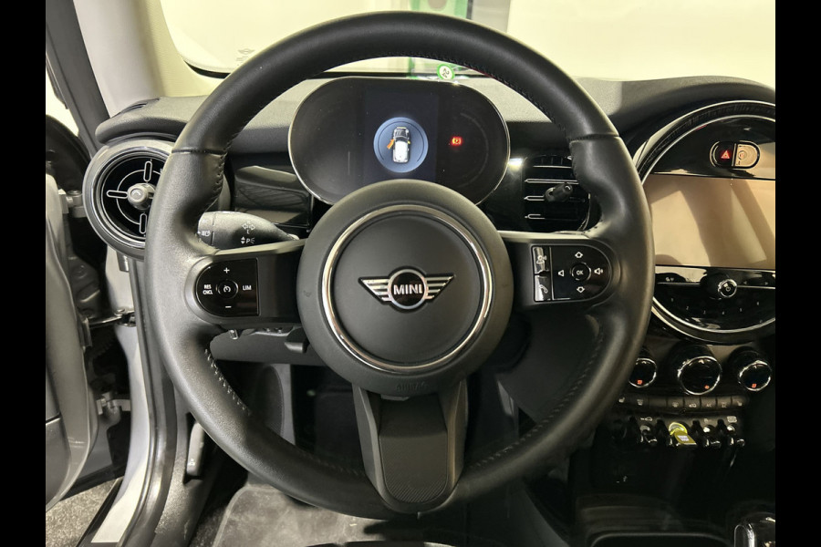 MINI Mini Electric Essential 33 kWh Navigatie | Nette Auto! SOH Waarde 96,7%