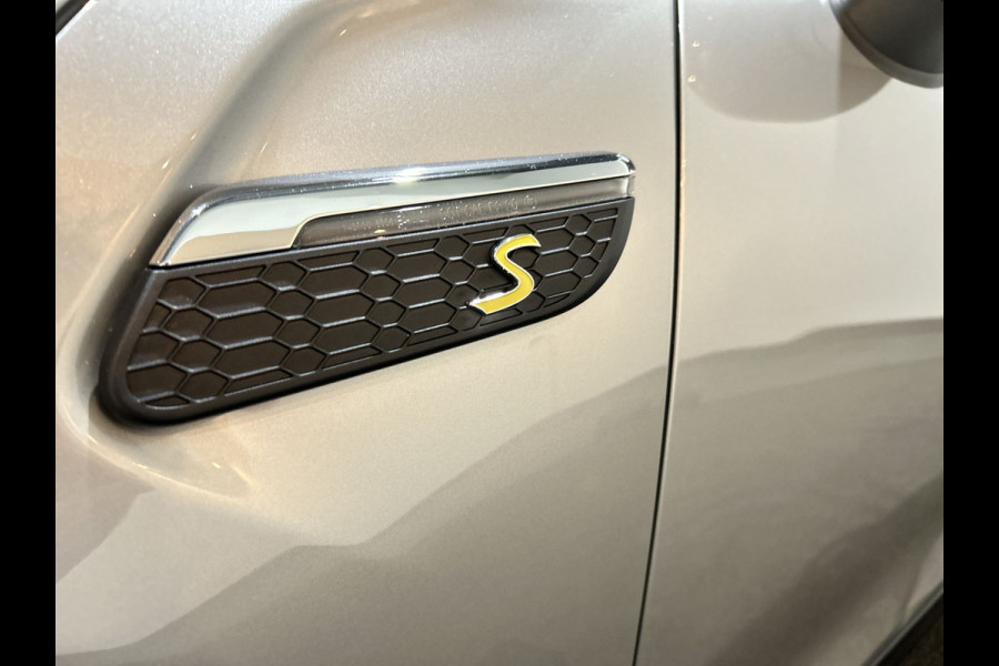 MINI Mini Electric Essential 33 kWh Navigatie | Nette Auto! SOH Waarde 96,7%