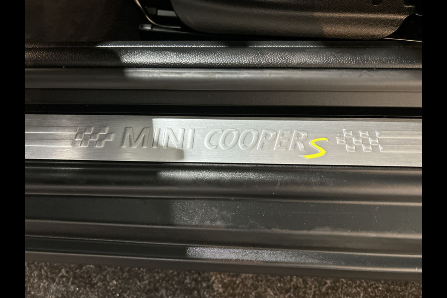 MINI Mini Electric Essential 33 kWh Navigatie | Nette Auto! SOH Waarde 96,7%