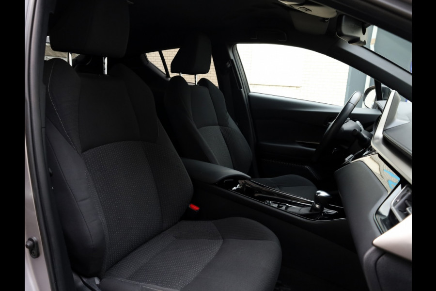 Toyota C-HR 1.8 Hybrid Dynamic | Stoelverwarming | Navigatie | Parkeersensor