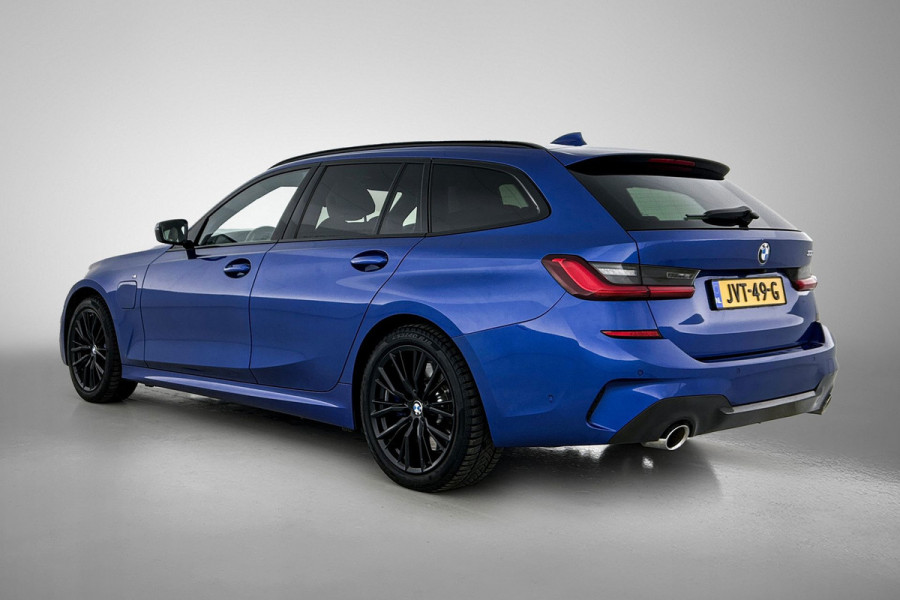 BMW 3 Serie Touring 330e High Executive(Dealer OnderH, Panorama, Laserlights, Navi Pro, Camera, PDC V+A, Cruise Con, Etc)