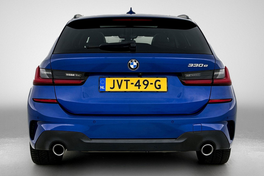BMW 3 Serie Touring 330e High Executive(Dealer OnderH, Panorama, Laserlights, Navi Pro, Camera, PDC V+A, Cruise Con, Etc)