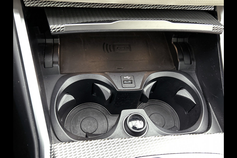 BMW 3 Serie Touring 330e High Executive(Dealer OnderH, Panorama, Laserlights, Navi Pro, Camera, PDC V+A, Cruise Con, Etc)