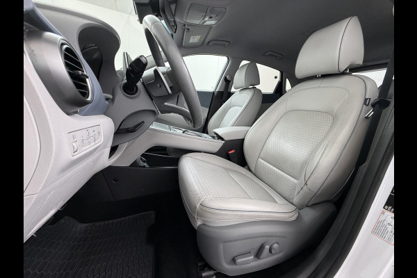 Hyundai Kona EV Premium 64 kWh SOH 100% | 3-FASE | WARMTEPOMP | LEDER | STOEL VERWARM, VENTILATIE | CAMERA | RIJKLAAR INCL. 12 MND BOVAG GARANTIE