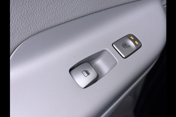 Hyundai Kona EV Premium 64 kWh SOH 100% | 3-FASE | WARMTEPOMP | LEDER | STOEL VERWARM, VENTILATIE | CAMERA | RIJKLAAR INCL. 12 MND BOVAG GARANTIE