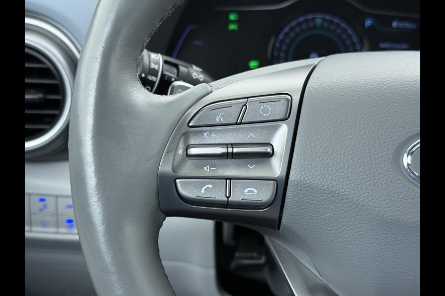 Hyundai Kona EV Premium 64 kWh SOH 100% | 3-FASE | WARMTEPOMP | LEDER | STOEL VERWARM, VENTILATIE | CAMERA | RIJKLAAR INCL. 12 MND BOVAG GARANTIE