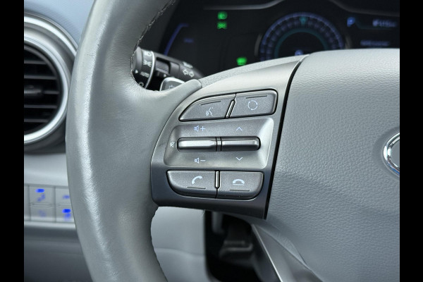 Hyundai Kona EV Premium 64 kWh SOH 100% | 3-FASE | WARMTEPOMP | LEDER | STOEL VERWARM, VENTILATIE | CAMERA | RIJKLAAR INCL. 12 MND BOVAG GARANTIE