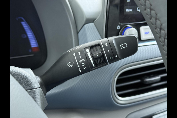 Hyundai Kona EV Premium 64 kWh SOH 100% | 3-FASE | WARMTEPOMP | LEDER | STOEL VERWARM, VENTILATIE | CAMERA | RIJKLAAR INCL. 12 MND BOVAG GARANTIE