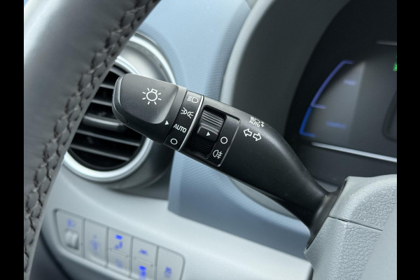Hyundai Kona EV Premium 64 kWh SOH 100% | 3-FASE | WARMTEPOMP | LEDER | STOEL VERWARM, VENTILATIE | CAMERA | RIJKLAAR INCL. 12 MND BOVAG GARANTIE