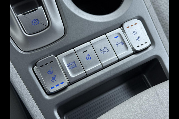Hyundai Kona EV Premium 64 kWh SOH 100% | 3-FASE | WARMTEPOMP | LEDER | STOEL VERWARM, VENTILATIE | CAMERA | RIJKLAAR INCL. 12 MND BOVAG GARANTIE