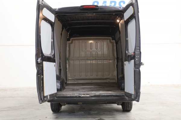 Peugeot Boxer 2.2 BlueHDi 140PK L3/H2 ZWART NAVI CAMERA PDC CRUISE CONTROL AIRCO LEASE V/A 122,- P.M. INRUIL MOGELIJK