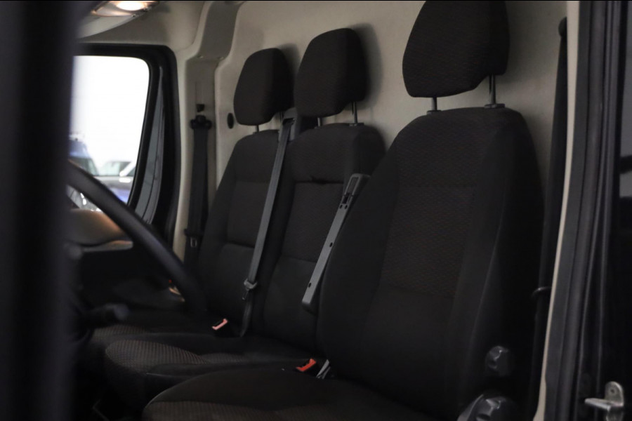 Peugeot Boxer 2.2 BlueHDi 140PK L3/H2 ZWART NAVI CAMERA PDC CRUISE CONTROL AIRCO LEASE V/A 122,- P.M. INRUIL MOGELIJK