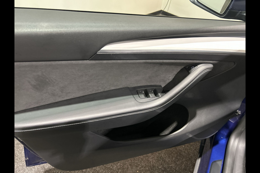 Tesla Model Y Long Range AWD 75 kWh Panoramadak | Wit leder!