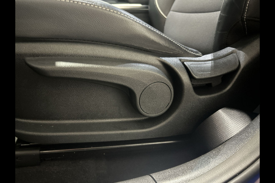 Kia e-Niro DynamicPlusLine 64 kWh Parkeercamera | Navigatie Soh (batterijcheck) Waarde 95,0 %!