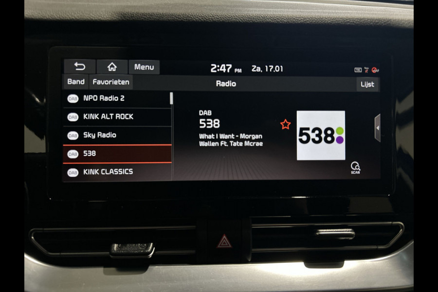 Kia e-Niro DynamicPlusLine 64 kWh Parkeercamera | Navigatie Soh (batterijcheck) Waarde 95,0 %!