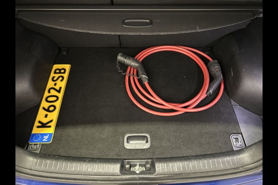 Kia e-Niro DynamicPlusLine 64 kWh Parkeercamera | Navigatie Soh (batterijcheck) Waarde 95,0 %!