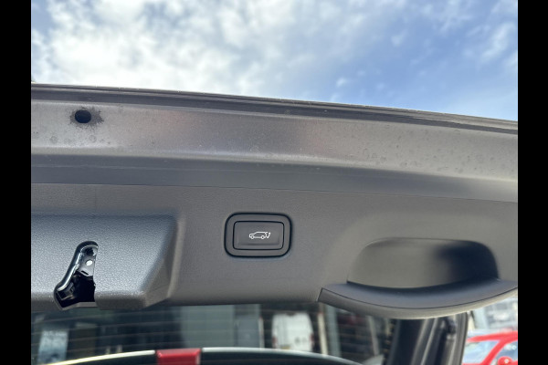 Hyundai KONA ELECTRIC Comfort Smart 65.4 kWh | Automatische achterklep | Navigatie | Achteruitrijcamera