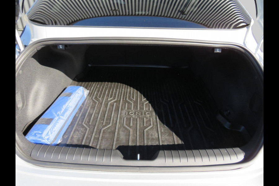 Hyundai IONIQ 6 Connect 77 kWh | Elektrische verstelbare stoelen | Navigatie | V2L | Carplay