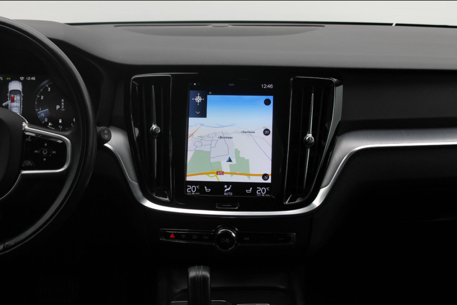 Volvo V60 B3 163PK Automaat Momentum Advantage Lederen bekleding / Apple Carplay / Cruise control / Stoelverwarming / Stuurwielverwarming / lichtmetalen velgen / Road Sign information