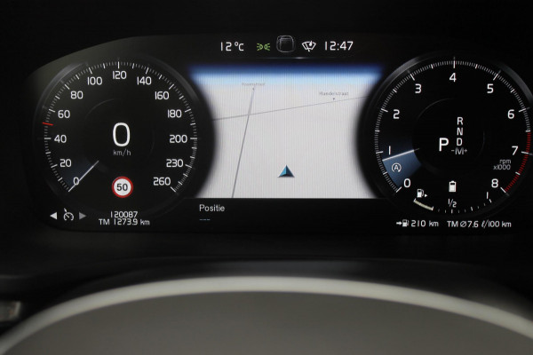 Volvo V60 B3 163PK Automaat Momentum Advantage Lederen bekleding / Apple Carplay / Cruise control / Stoelverwarming / Stuurwielverwarming / lichtmetalen velgen / Road Sign information